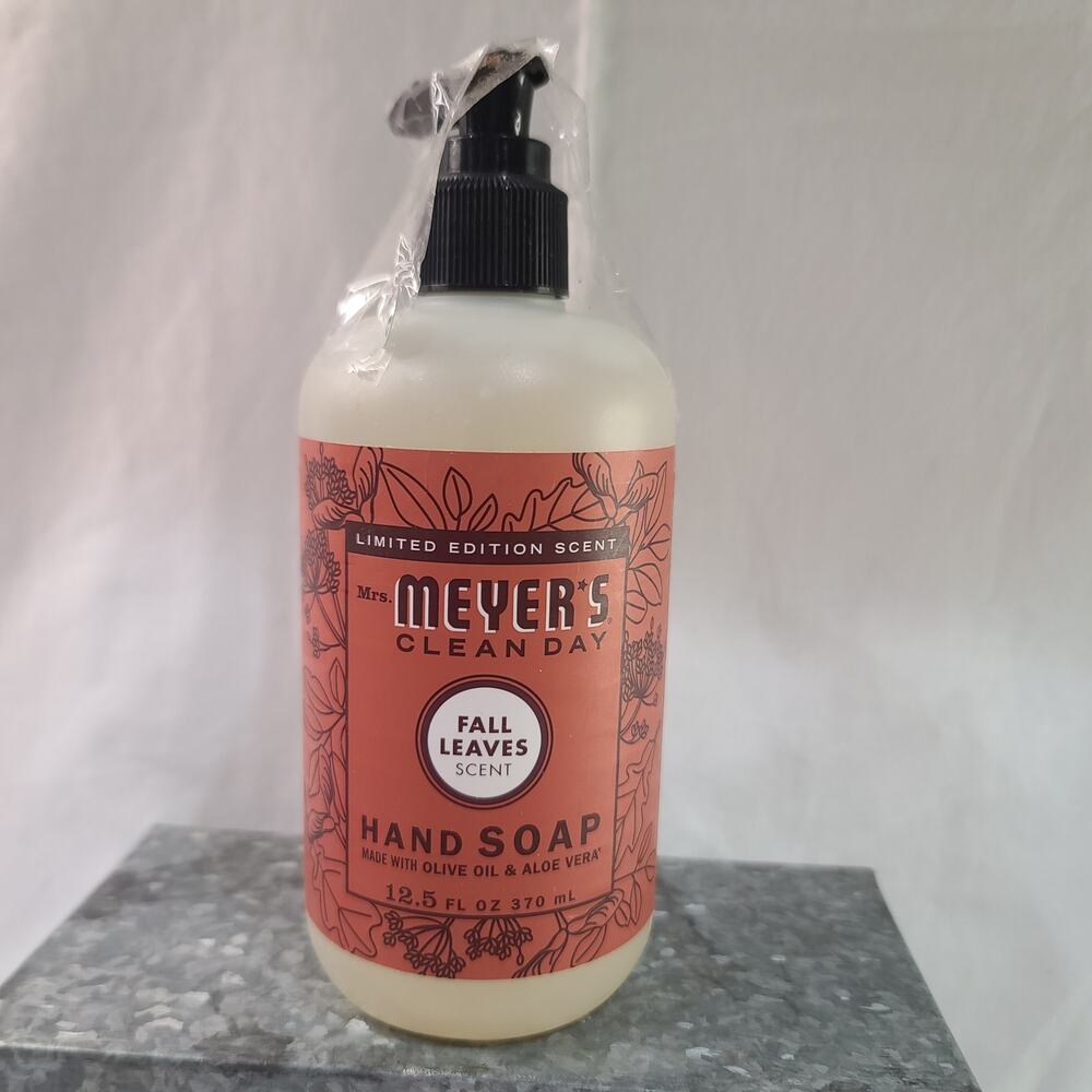 Mrs Meyers Clean Day Hand Soap Fall Leaves Scent 12.5oz NEW